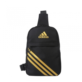 Сумка Adidas чёрного цвета с косыми золотыми линиями и лого