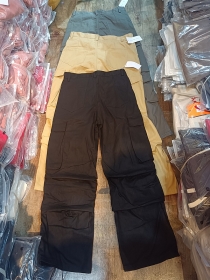 Эффектные штаны от бренда VETEMENTS в черном цвете