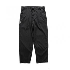 Повседневные чёрные брюки с поясом PMGO и вертикальной полоской