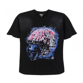 От бренда Hellstar чёрная футболка с принтом "Шлем и молнии"