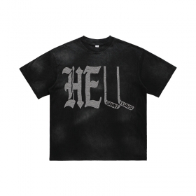 Оверсайз черная футболка с большой надписью "HELL"