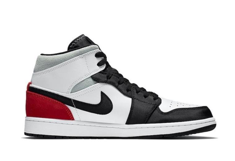 Белые с черным и красной пяткой кроссовки Air Jordan Mid