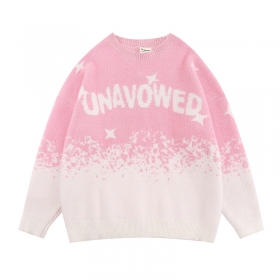 В бело-розовом цвете THE UNAVOWED свитер с логотипом