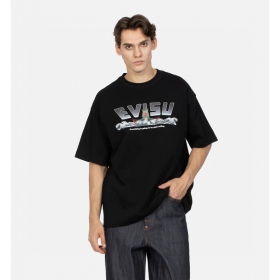 Стильная хлопковая черная футболка EVISU с принтом на груди