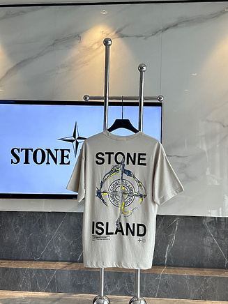 Уютная STONE ISLAND бежевого цвета футболка с коротким рукавом