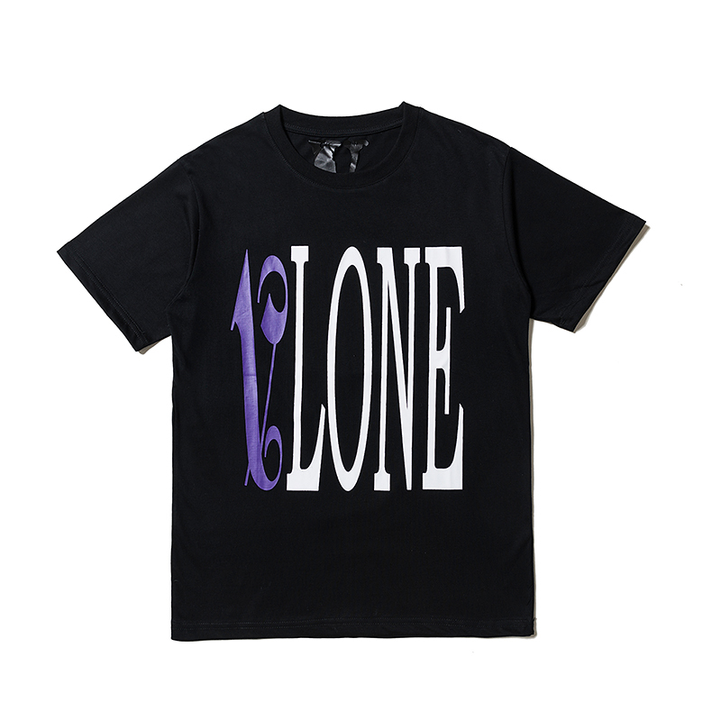 Чёрная футболка VLONE с фиолетово-белым логотипом и принтом