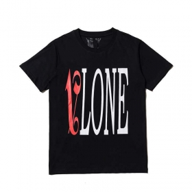 Чёрная футболка VLONE с красно-белым логотипом и принтом