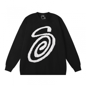 Черный свитер Stussy с большой спиралевидной буквой "S"