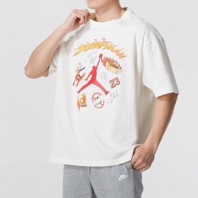 С напечатанным принтом футболка с коротким рукавом Nike белого цвета