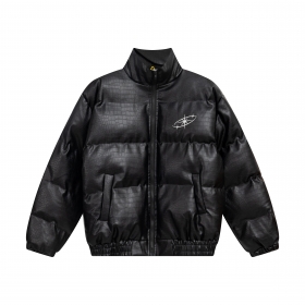 Свободная черная куртка бренда AAST на молнии и с воротником-стойкой