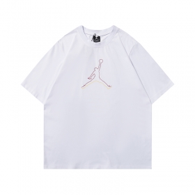 Базовая футболка от бренда Jordan белого цвета хлопковая