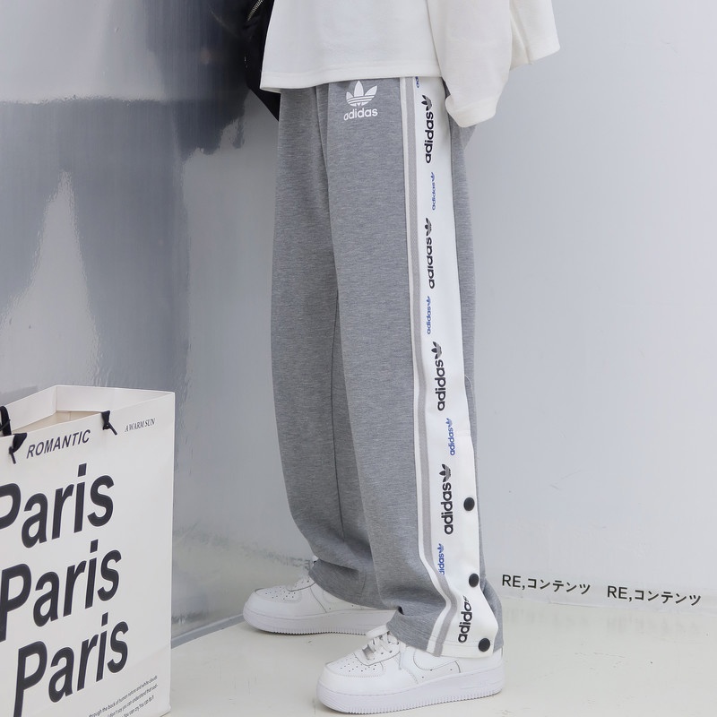 Серые спортивные штаны прямого кроя Adidas с кнопками по бокам