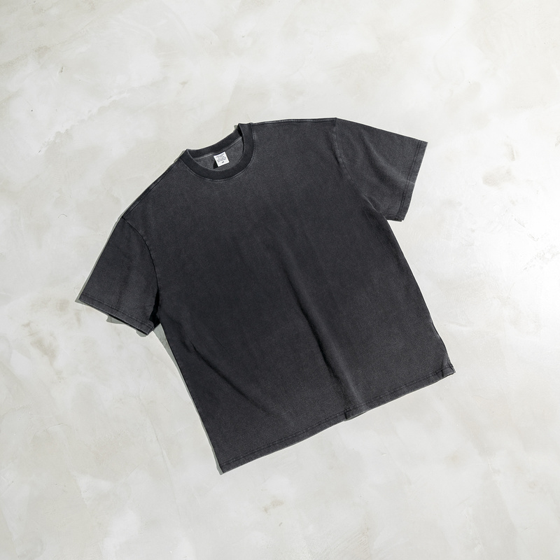 Чёрная футболка бренда BE THRIVED из 100% хлопка с длинным рукавом