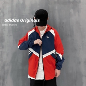 Adidas красно-синяя с прорезанными карманами ветровка