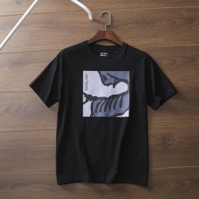 Унисекс футболка Arcteryx черная хлопковая с принтом спереди