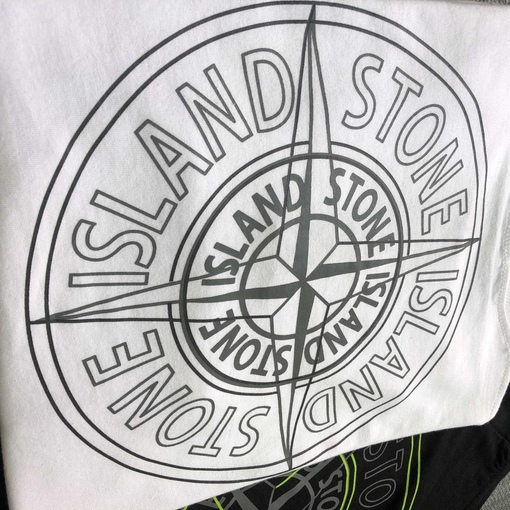 Базовая белая футболка с лого на груди и спине Stone Island