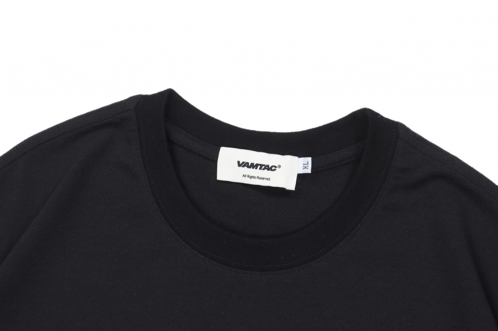 Чёрная с принтом спереди и сзади "Кондиционер" футболка бренда VAMTAC