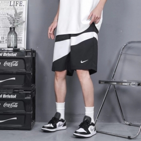 Стильные шорты в черном цвете с белыми вставками Nike