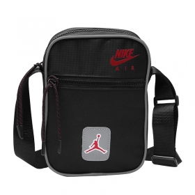 Nike Air Jordan барсетка чёрная с логотипом и окантовкой рефлектив 