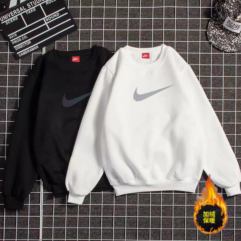 Чёрный и белый утепленный свитшот с принтом Nike SWOOSH