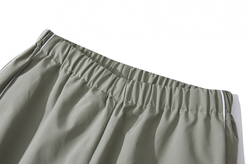 Оливковые спортивные штаны на резинке от Made Extreme прямые