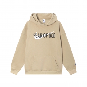 Кремовое худи Fear Of God с лого, надписью и нашивкой на капюшоне
