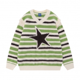 Модный зеленый свитер с черными полосами TIDE EKU с V-образным вырезом