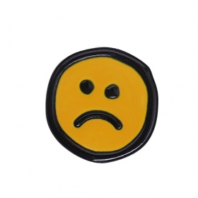 Жёлтый пин "Sad Smile металлический с покрытием из эмали