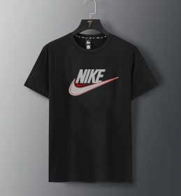 Чёрная с логотипом футболка Nike из натурального хлопка
