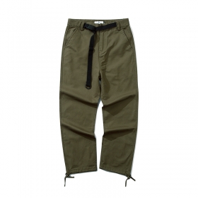 Прямые бежево-серые штаны I&Brown с черным ремнем в поясе
