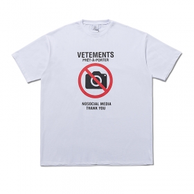 Оригинальная футболка VETEMENTS WEAR белая с запретным знаком