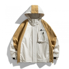Молочно-бежевого цвета куртка Adidas с накладным карманом на молнии