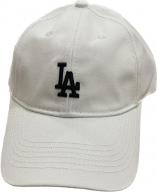 Бейсболка с лого LA белая из 100% хлопка с вышитыми люверсами
