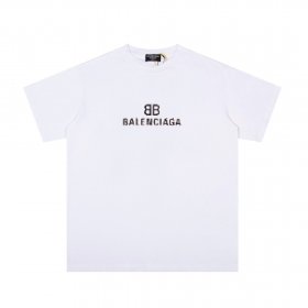 Оригинальная белого цвета футболка от бренда BALENCIAGA