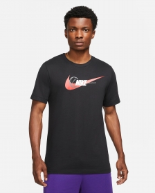 Nike повседневная в черном цвете с коротким рукавом футболка