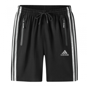 Чёрные спортивные шорты Adidas с вышитым логотипом спереди