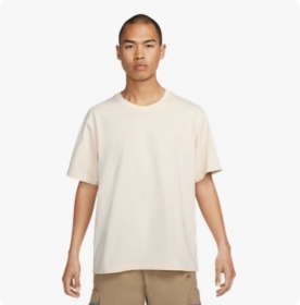 Базовая футболка в белом цвете Nike модель прямого кроя