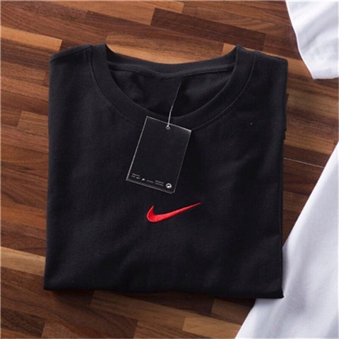 Однотонная чёрная из натурального хлопка футболка Nike