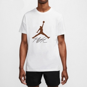 Хлопковая стильная футболка от бренда Nike Jordan в белом цвете