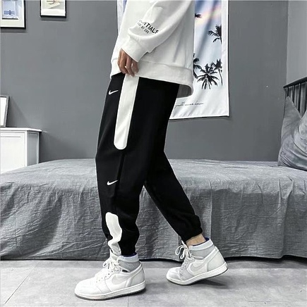 Чёрно-белые спортивки Nike Just do it