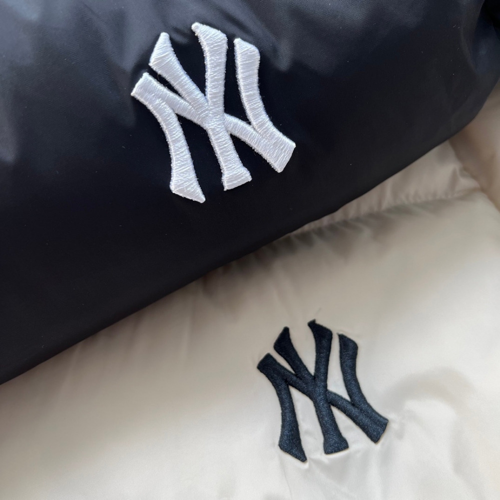 Бежевая дутая куртка NY MLB
