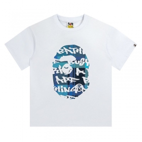 Унисекс футболка белая от Bape с коротким рукавом и голубой обезьяной