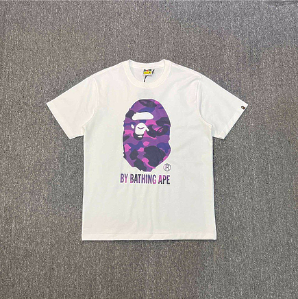 Футболка Bape белая с фиолетовым камуфляжным лого на груди