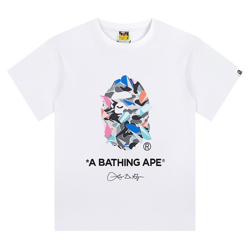 Стильная белая футболка от Bape с разноцветным принтом головы обезьяны