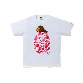Футболка Bape унисекс белого цвета с розовым принтом и обезьянкой на груди