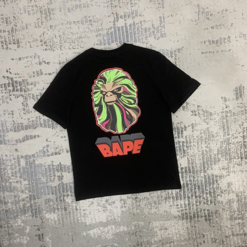 Хлопковая чёрная футболка Bape с крупным цветным принтом на спине