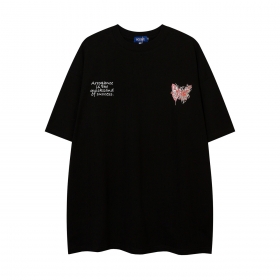 Базовая чёрная футболка Let's Rock с принтом "Бабочка" крой прямой. 