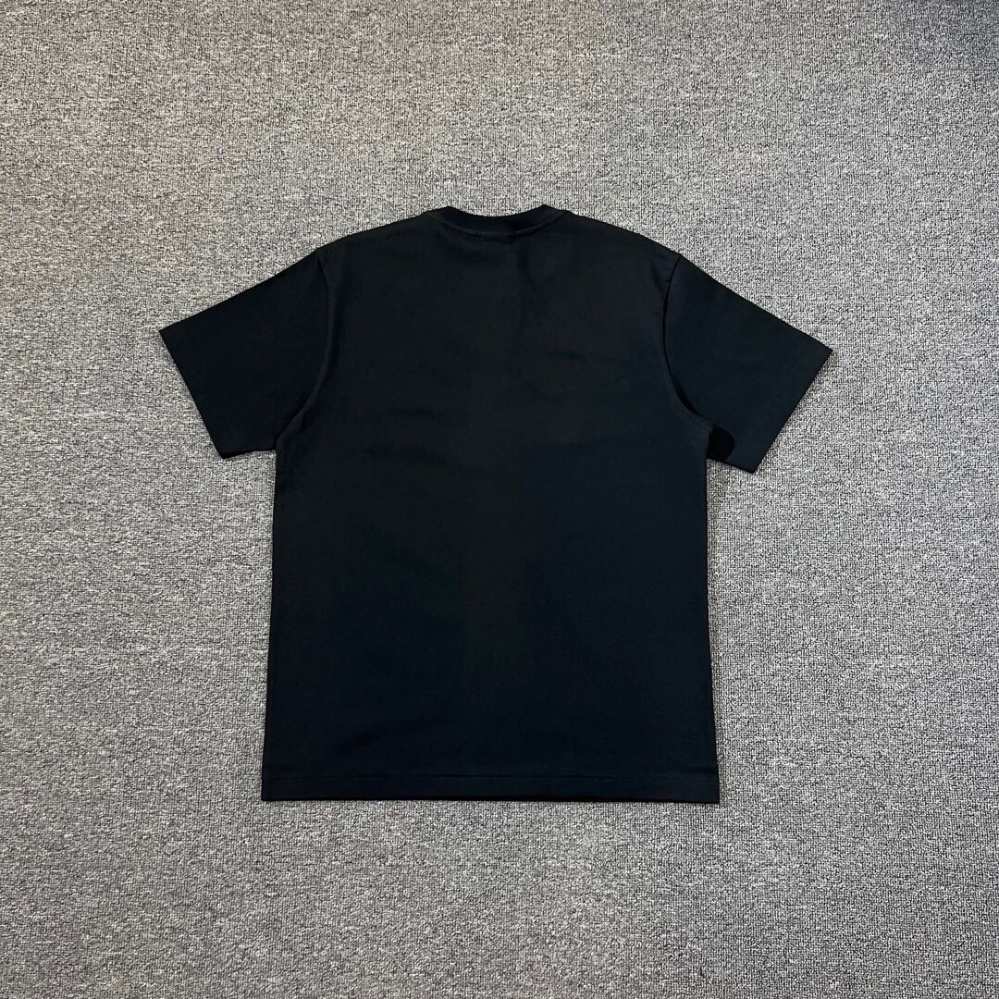 Универсальная прямого покроя чёрная футболка от бренда Bape