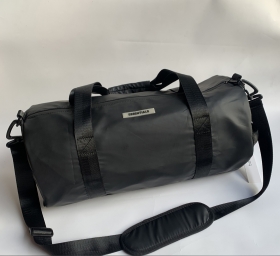 Большая сумка Essentials для ручной клади в чёрном цвете