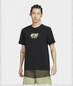 Модная с принтом на спине Nike футболка в черном цвете